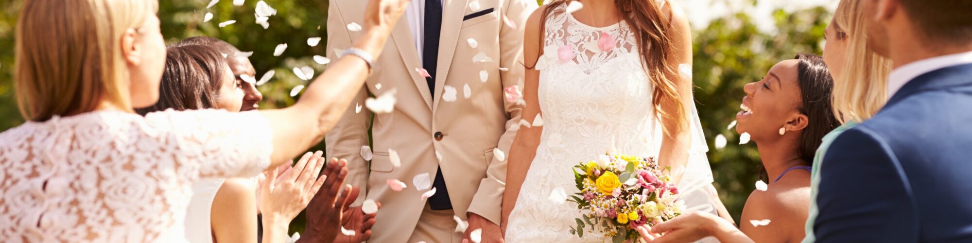 Wedding-Couple-Confetti