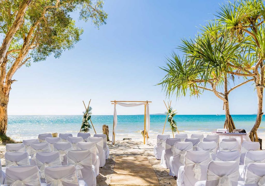 Kingfisher-Bay-Beach-Wedding